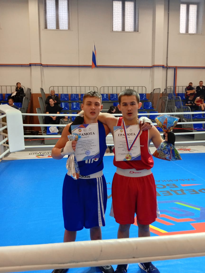 Чемпион края Сизых Виталий.
