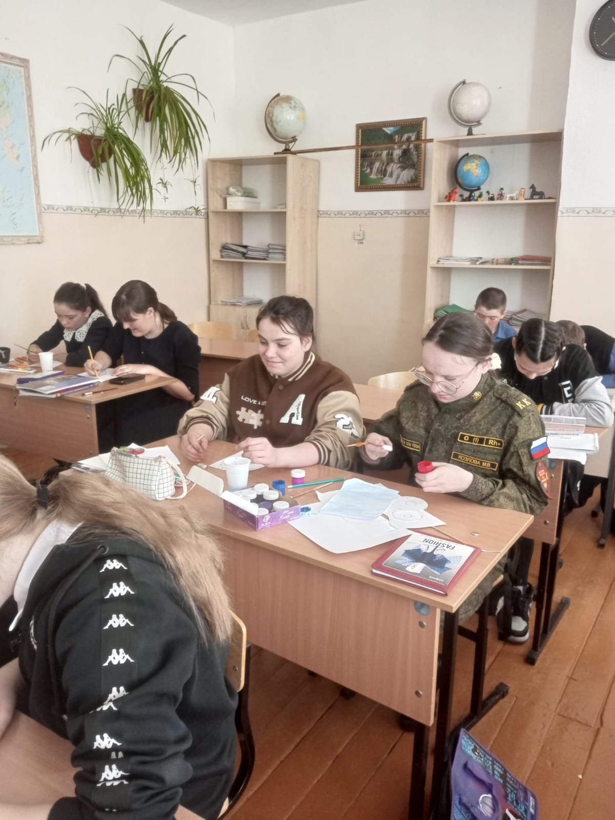 Рисуем первоцветы.